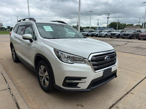 Crystal White Pearl 2022 Subaru Ascent Premium 8-Passenger