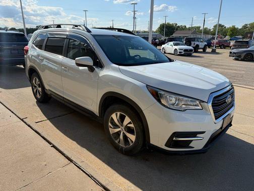 Crystal White Pearl 2022 Subaru Ascent Premium 8-Passenger