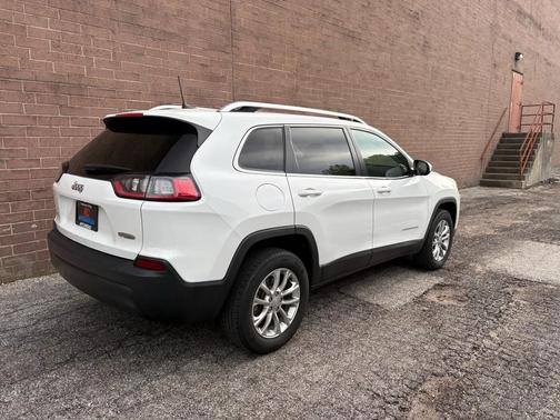 Bright White Clearcoat 2019 Jeep Cherokee Latitude