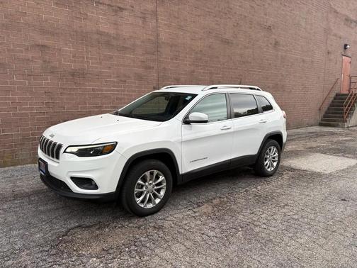 Bright White Clearcoat 2019 Jeep Cherokee Latitude