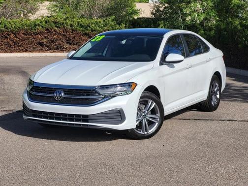 Opal White Pearl 2023 Volkswagen Jetta 1.5T SE