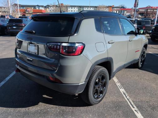 2023 Jeep Compass Trailhawk