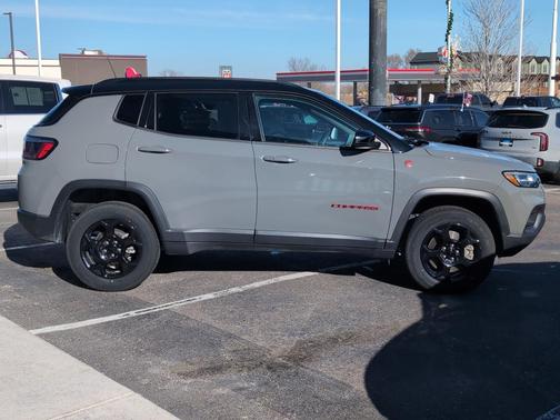 2023 Jeep Compass Trailhawk