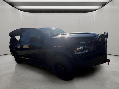 Diamond Black Crystal Pearlcoat 2022 RAM 1500 Classic Warlock Quad Cab 4x4 6'4' Box