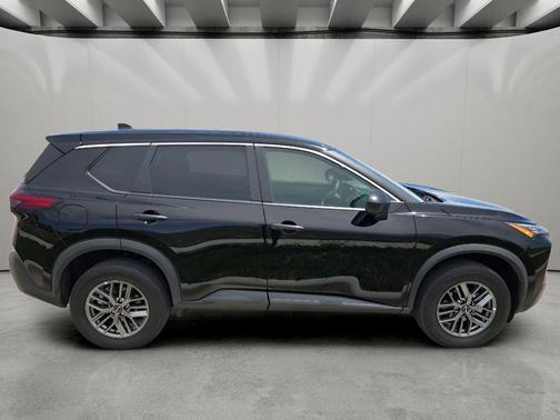 Super Black 2023 Nissan Rogue S