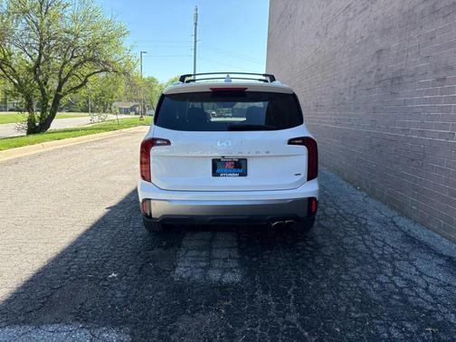 Glacial White Pearl 2025 Kia Telluride S