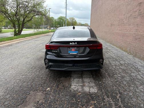 Aurora Black 2023 Kia Forte LXS