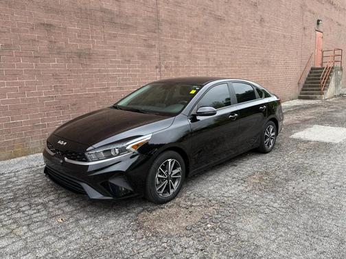 Aurora Black 2023 Kia Forte LXS