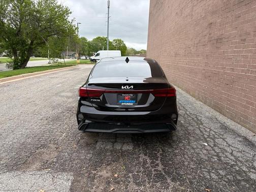 Aurora Black 2023 Kia Forte LXS