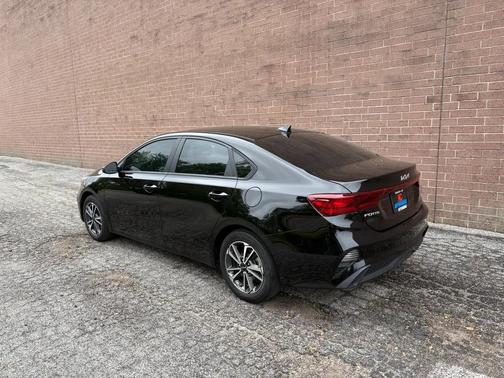 Aurora Black 2023 Kia Forte LXS