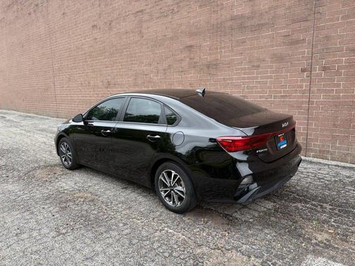 Aurora Black 2023 Kia Forte LXS