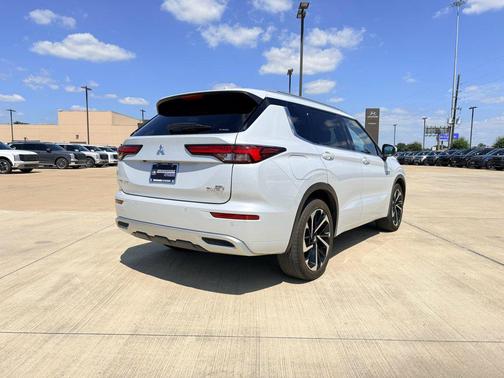 White Diamond 2024 Mitsubishi Outlander PHEV SEL