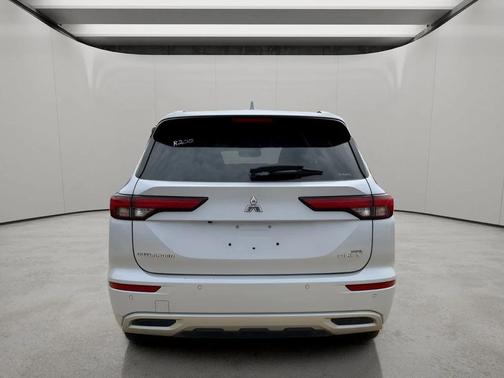White Diamond 2024 Mitsubishi Outlander PHEV SEL