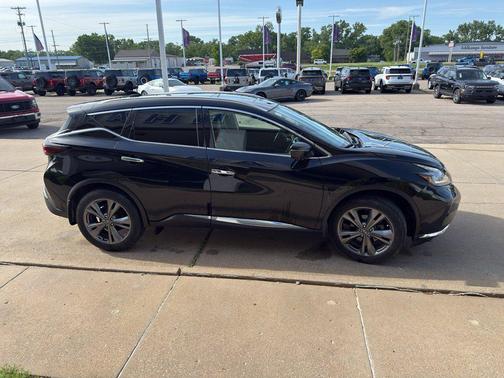 Magnetic Black Pearl 2021 Nissan Murano Platinum Intelligent AWD