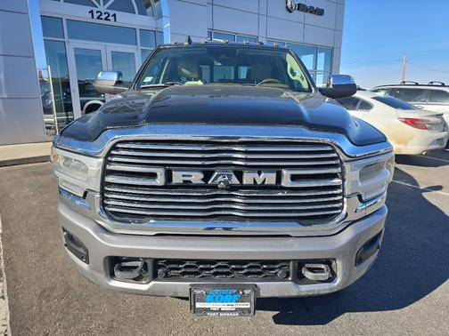 2020 RAM 3500 Laramie Crew Cab 4x4 8' Box