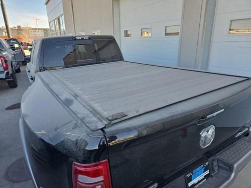 2020 RAM 3500 Laramie Crew Cab 4x4 8' Box