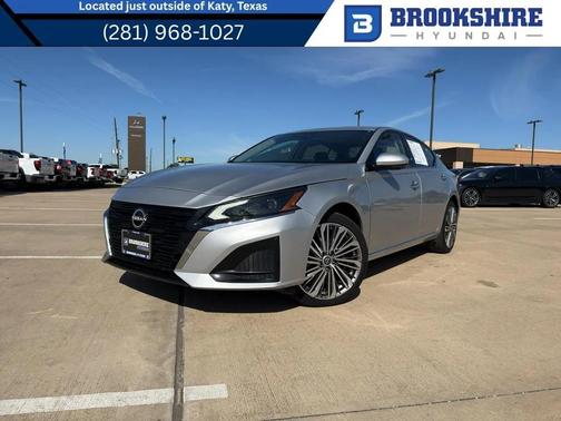 Brilliant Silver Metallic 2023 Nissan Altima 2.5 SL