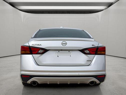 Brilliant Silver Metallic 2023 Nissan Altima 2.5 SL