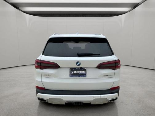 Mineral White Metallic 2022 BMW X5 PHEV xDrive45e