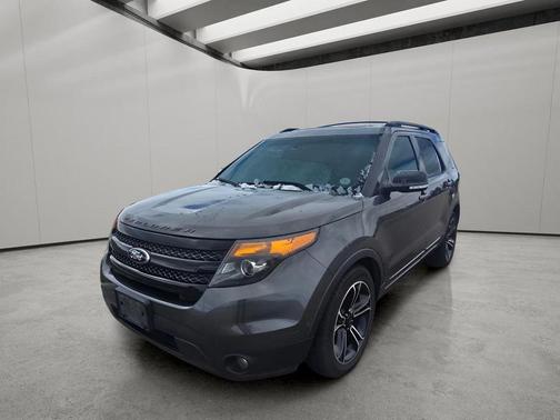 MAGNETIC 2015 Ford Explorer Sport