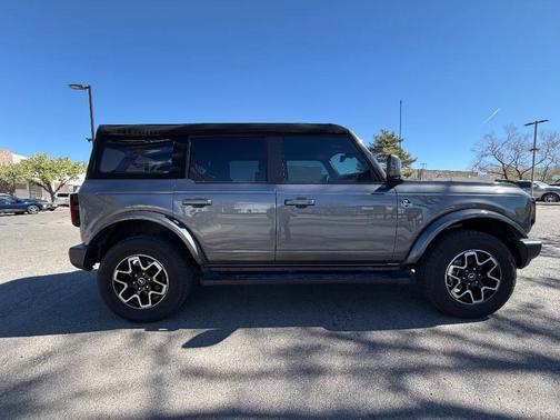 CARBONIZED GRAY METALLIC 2024 Ford Bronco Outer Banks