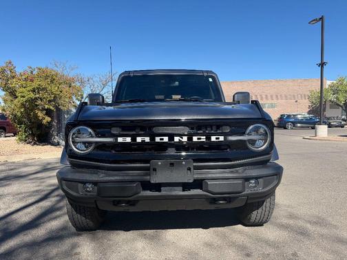 CARBONIZED GRAY METALLIC 2024 Ford Bronco Outer Banks