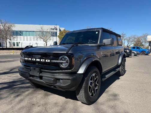 CARBONIZED GRAY METALLIC 2024 Ford Bronco Outer Banks