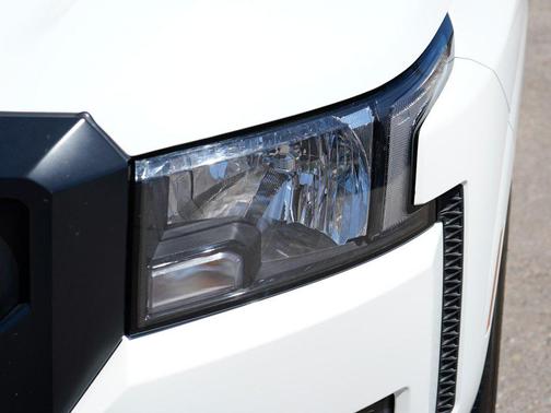 Glacier White 2024 Nissan Frontier S