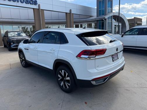 2022 Volkswagen Atlas Cross Sport 2.0T SE