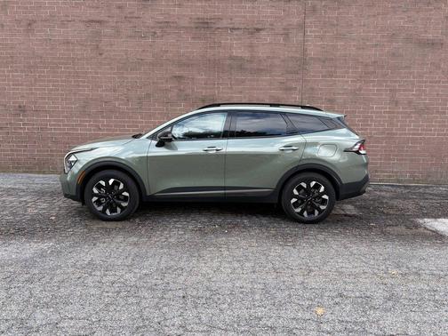 Jungle Green 2023 Kia Sportage X-Line