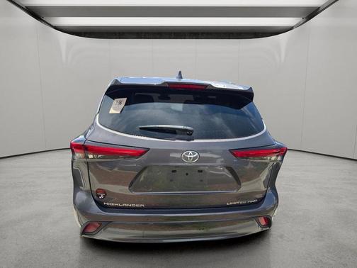 Magnetic Gray Metallic 2021 Toyota Highlander Limited