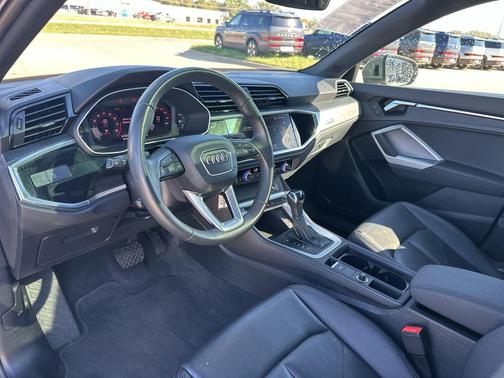Green 2025 Audi Q3 Premium 45 TFSI S line quattro Tiptronic