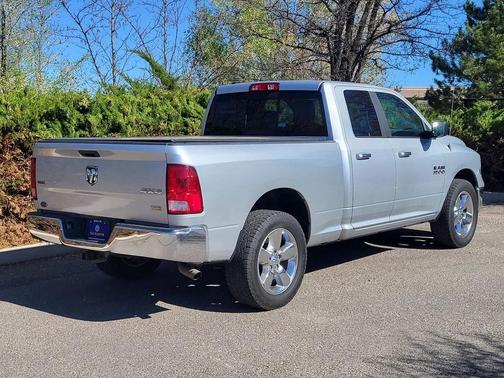 Bright Silver Metallic Clearcoat 2018 RAM 1500 SLT