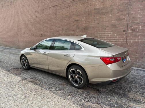 Mineral Gray Metallic 2023 Chevrolet Malibu FWD 1LT