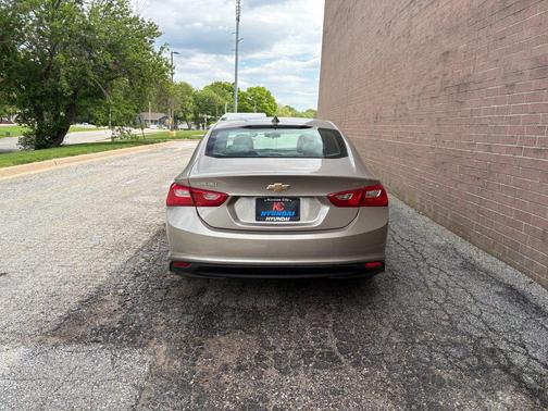 Mineral Gray Metallic 2023 Chevrolet Malibu FWD 1LT