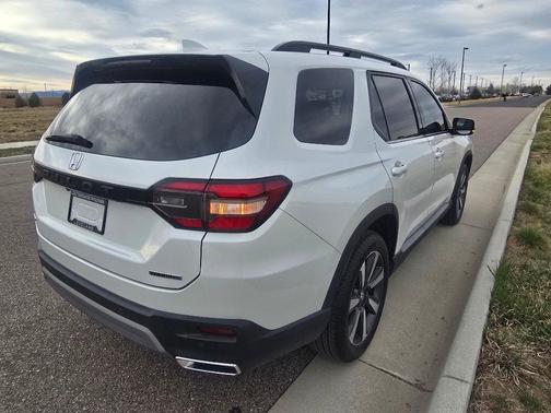 2024 Honda Pilot Touring 8-Passenger