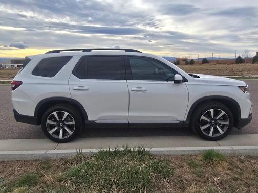 2024 Honda Pilot Touring 8-Passenger