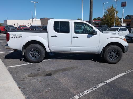 2009 Nissan Frontier SE Crew Cab