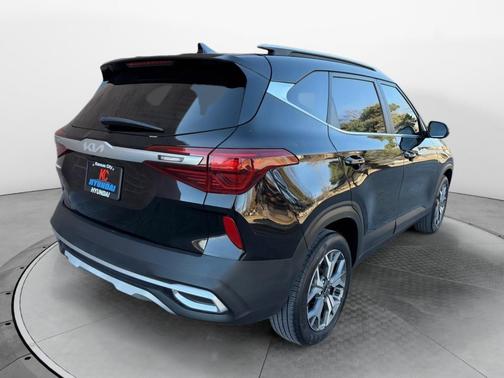 2022 Kia Seltos EX