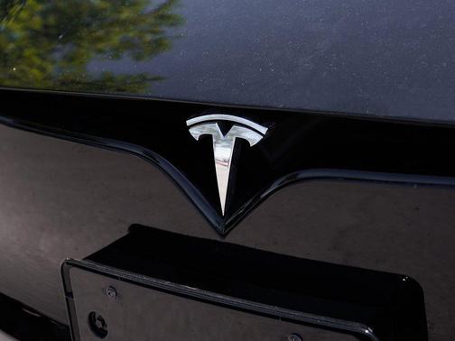 Solid Black 2023 Tesla Model S Plaid