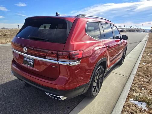 2024 Volkswagen Atlas 2.0T SE w/Technology 4MOTION