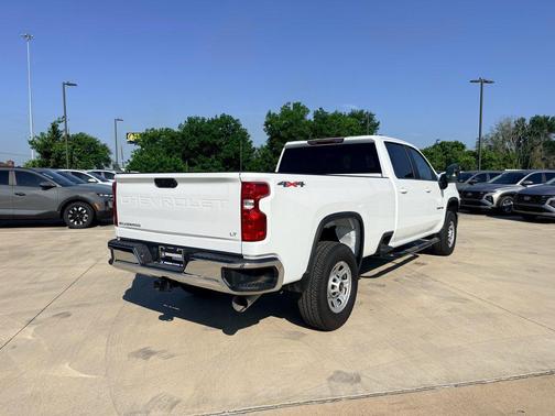 Summit White 2025 Chevrolet Silverado 2500 LT
