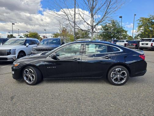 Mosaic Black Metallic 2023 Chevrolet Malibu FWD 1LT