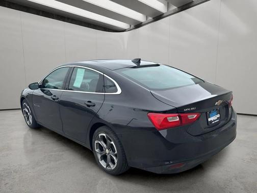 Mosaic Black Metallic 2023 Chevrolet Malibu FWD 1LT