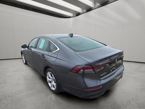 2025 Honda Accord LX 1.5T