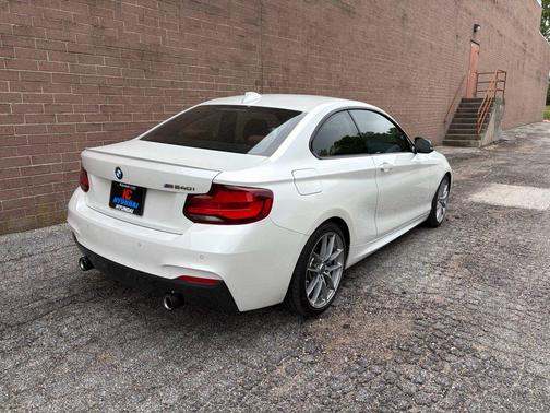 Mineral White Metallic 2021 BMW M240 i