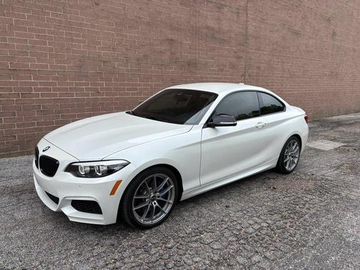 Mineral White Metallic 2021 BMW M240 i