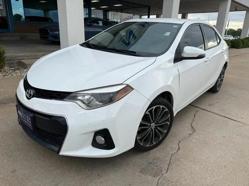 Super White 2014 Toyota Corolla S Plus