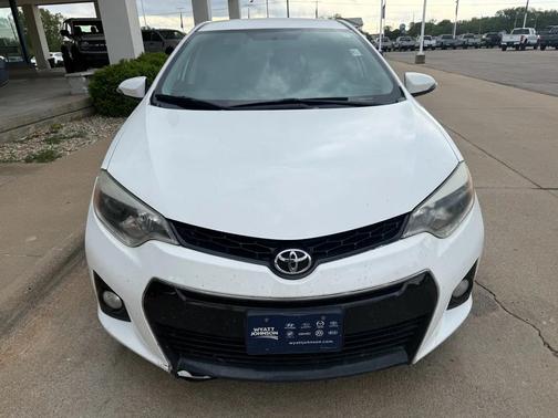 Super White 2014 Toyota Corolla S Plus