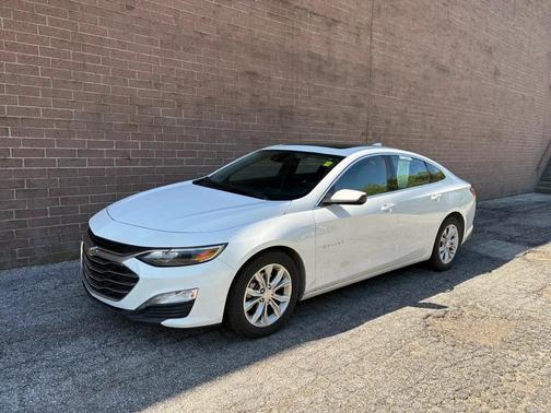 Summit White 2024 Chevrolet Malibu FWD 1LT